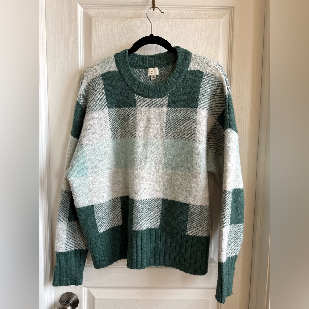 A new day green chunky sweater L